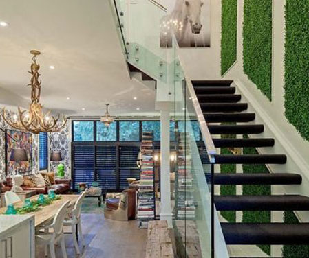 decoración de paredes con césped artificial