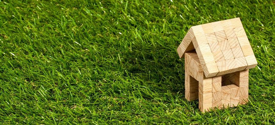 mantenimiento jardin de cesped artifiical