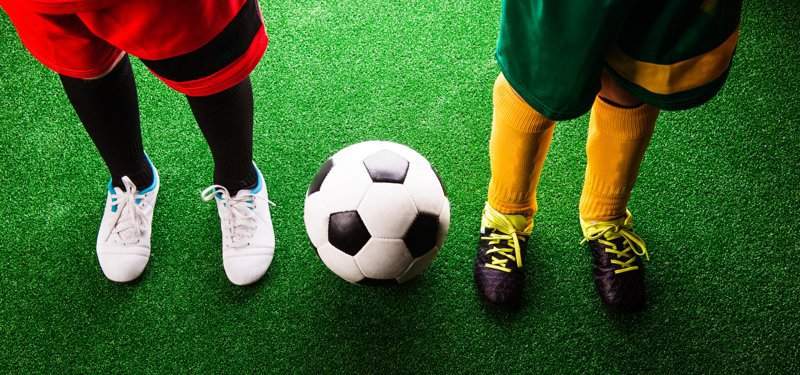 cesped-artificial-y-campo-de-fútbol