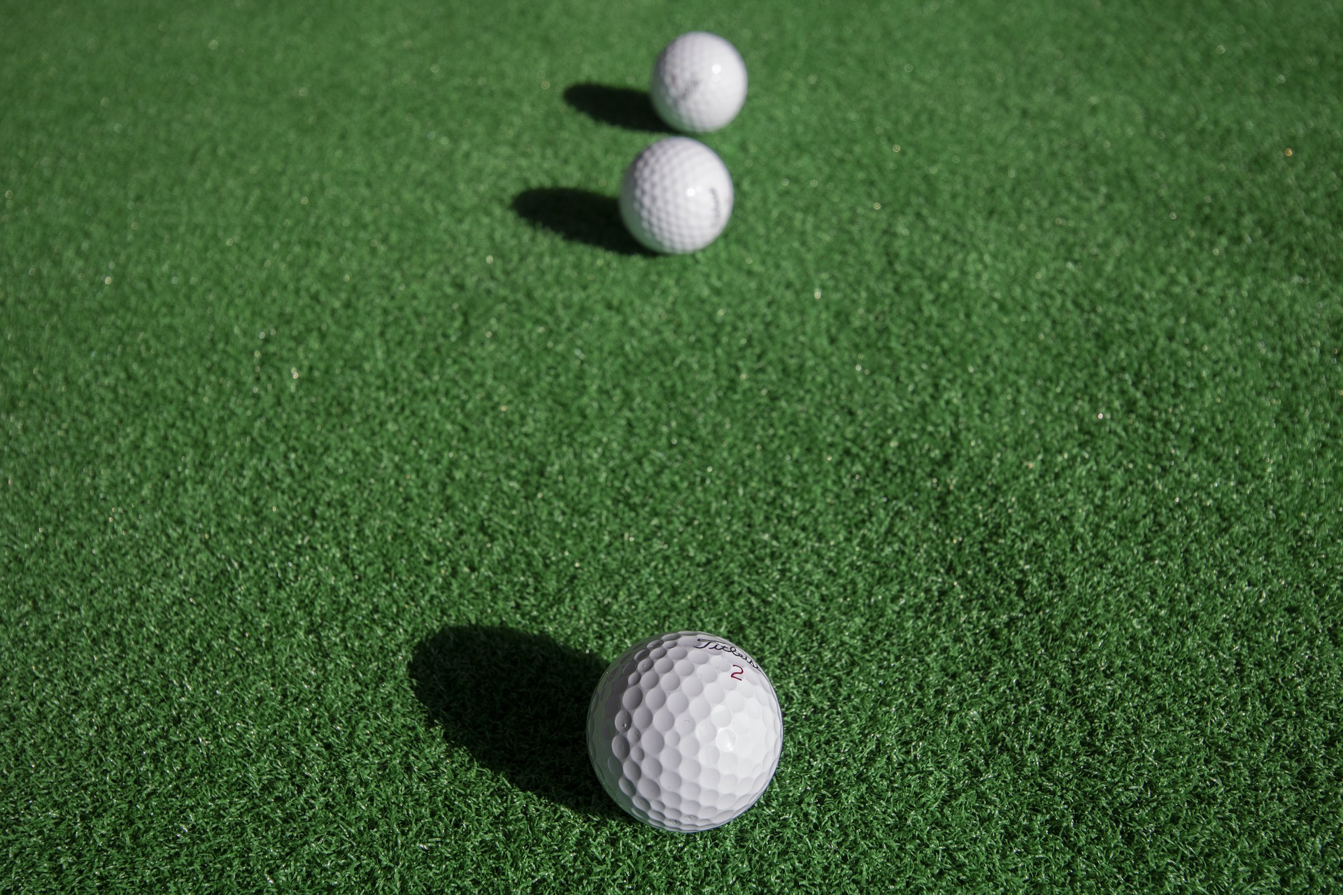 //realturfcompany.com/wp/wp-content/uploads/2020/01/Césped-artíficial-campo-golf.jpg