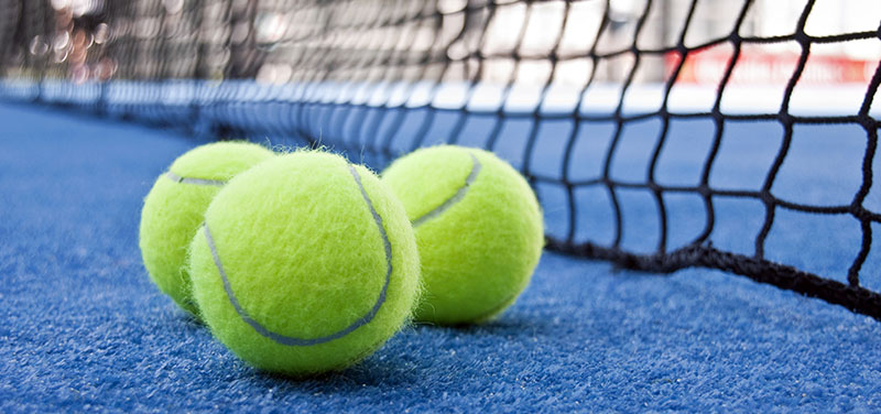 Instalación césped artificial pista pádel